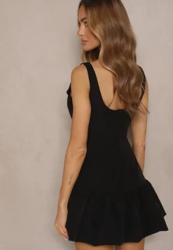 Czarny Kombinezon Ozdobiony Falbanką Novelisca