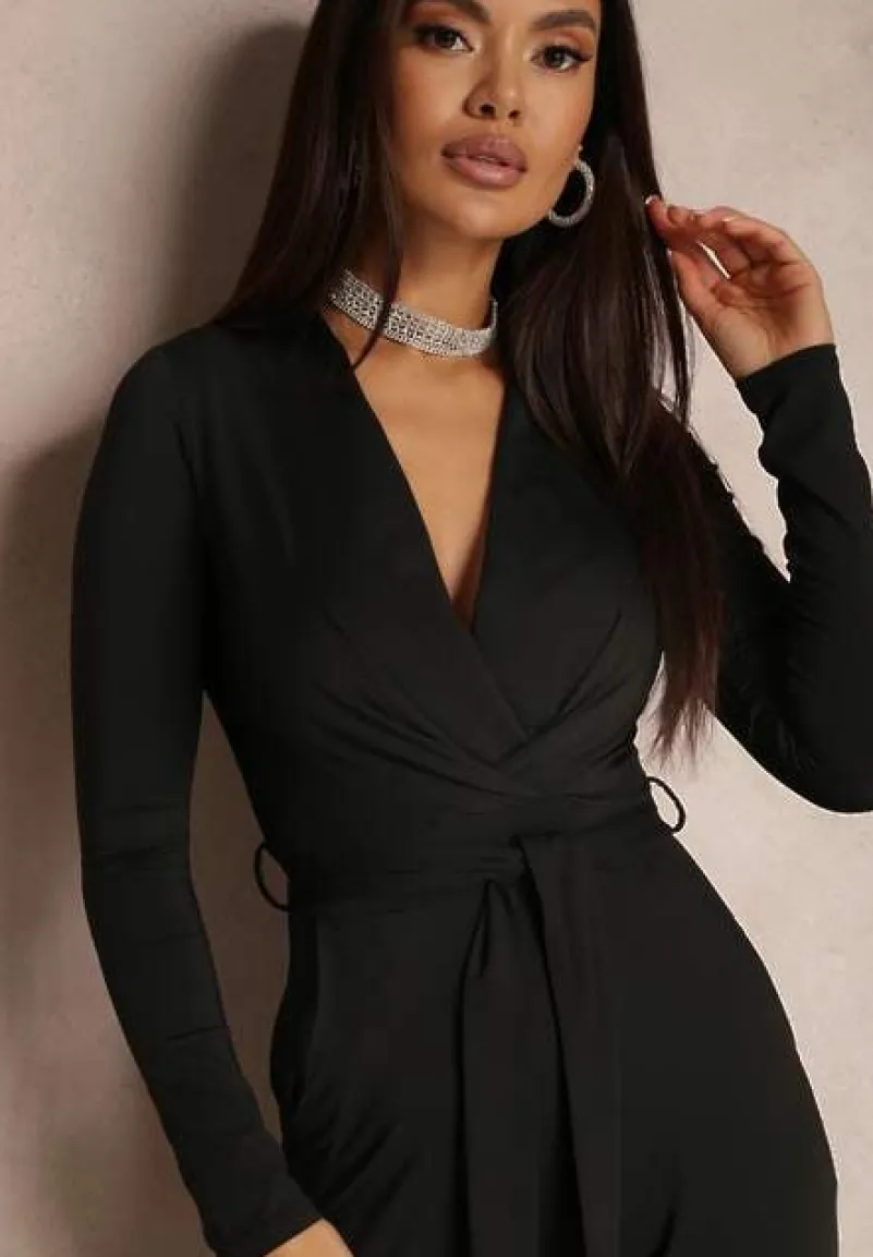 Czarny Kombinezon z Kopertowym Dekoltem Ivemie