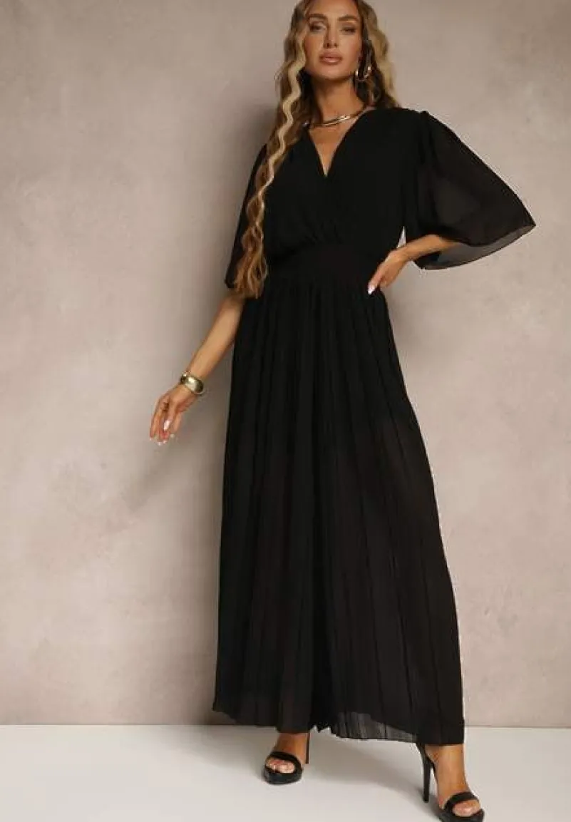 Czarny Kombinezon z Kopertowym Dekoltem i Gumką w Pasie Zdobiony Plisami Amadle