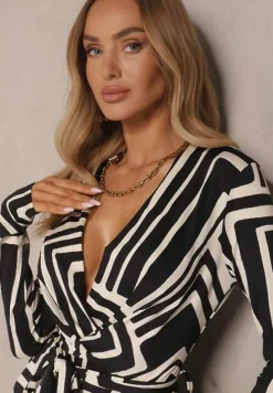 Czarny Kombinezon z Kopertowym Dekoltem z Geometrycznym Motywem Zarrives