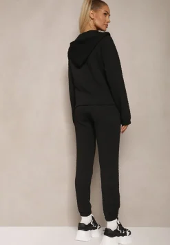 Czarny Komplet Dresowy z Domieszką Bawełny Pikowana Bluza z Kapturem i Joggery Evathira