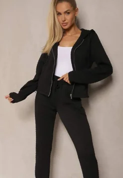 Czarny Komplet Dresowy z Domieszką Bawełny Pikowana Bluza z Kapturem i Joggery Evathira