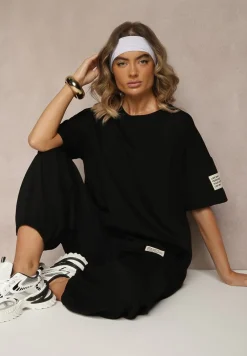 Czarny Komplet Dresowy z Wiskozą T-shirt i Joggery Zdobione Naszywkami Idareia