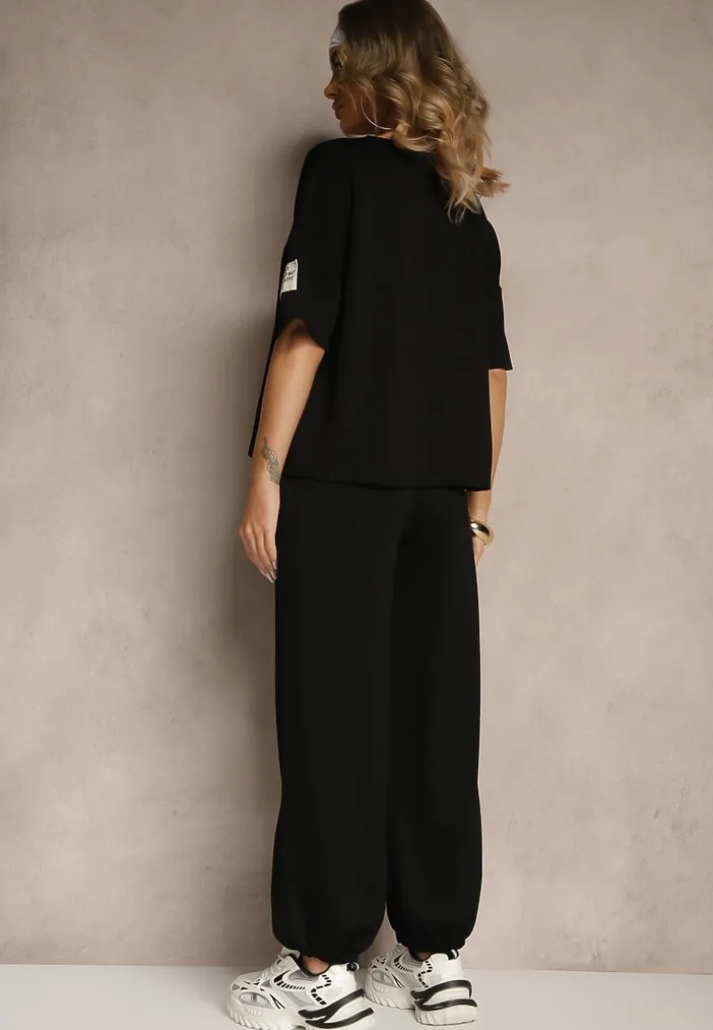 Czarny Komplet Dresowy z Wiskozą T-shirt i Joggery Zdobione Naszywkami Idareia