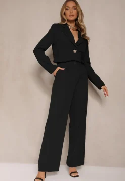 Czarny Komplet o Garniturowym Kroju ze Spodniami i Marynarką z Broszką Ravkio