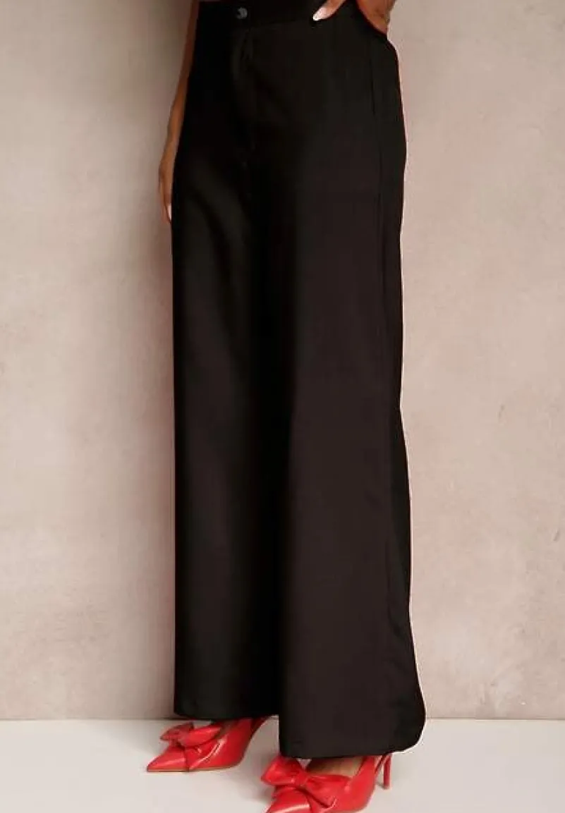 Czarny Komplet o Garniturowym Kroju Spodnie Wide Leg i Taliowana Kamizelka Nalinise