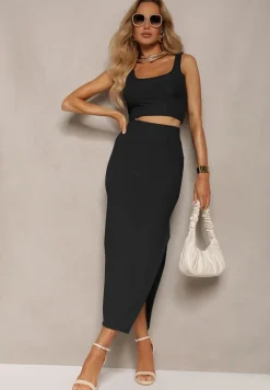 Czarny Komplet Prążkowany z Topem na Szerokich Ramiączkach i Spódnicą z Rozcięciem na Boku Weola
