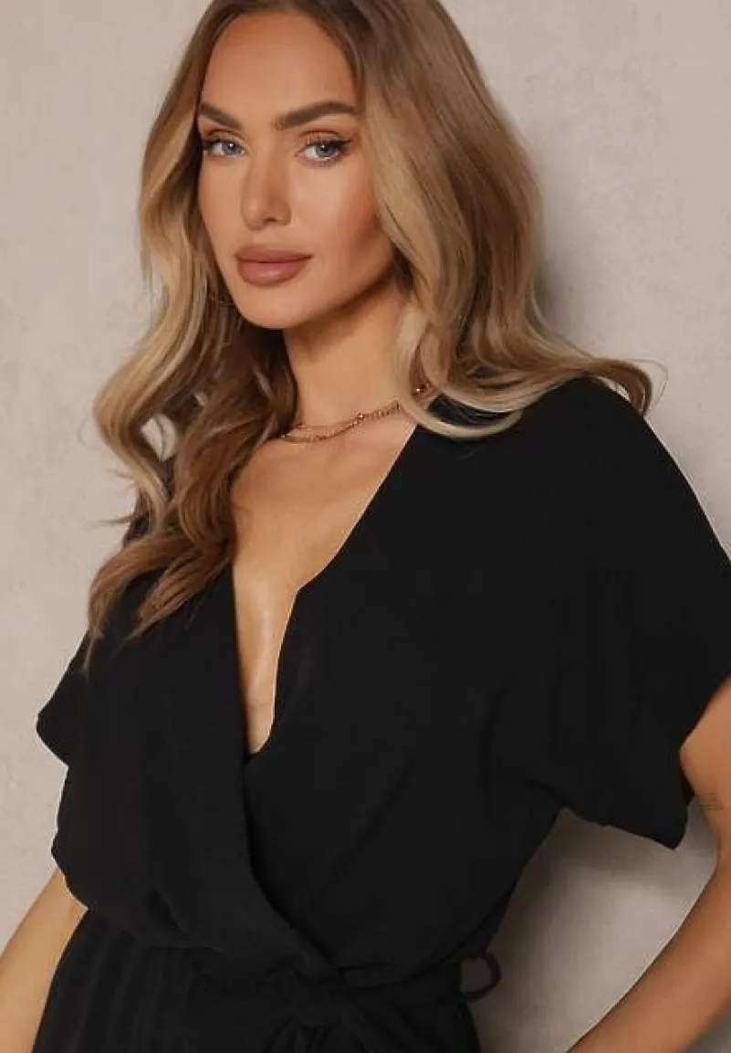 Czarny Kopertowy Kombinezon o Prostym Kroju z Wiązanym Paskiem Tevenea