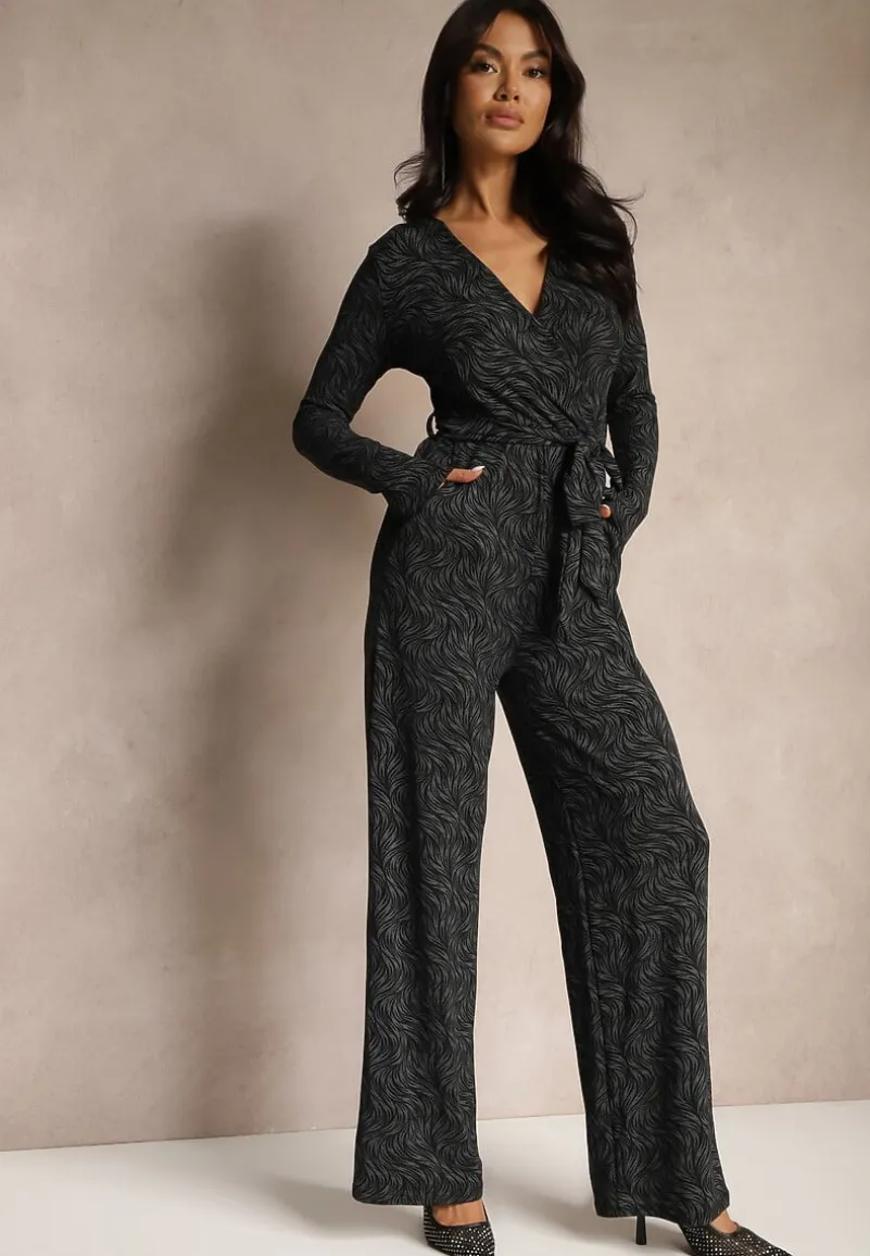 Czarny Kopertowy Kombinezon z Wiskozą z Paskiem Przeszyty Metaliczną Nicią Heladi