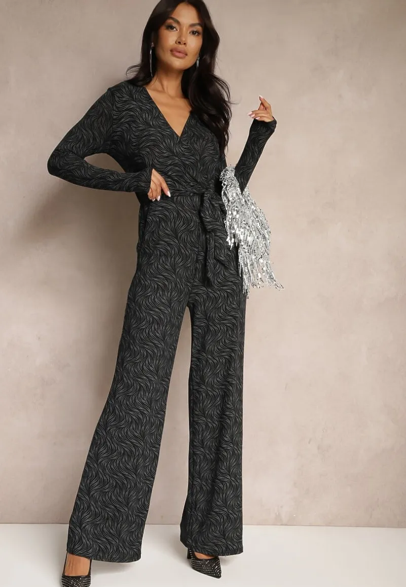 Czarny Kopertowy Kombinezon z Wiskozą z Paskiem Przeszyty Metaliczną Nicią Heladi