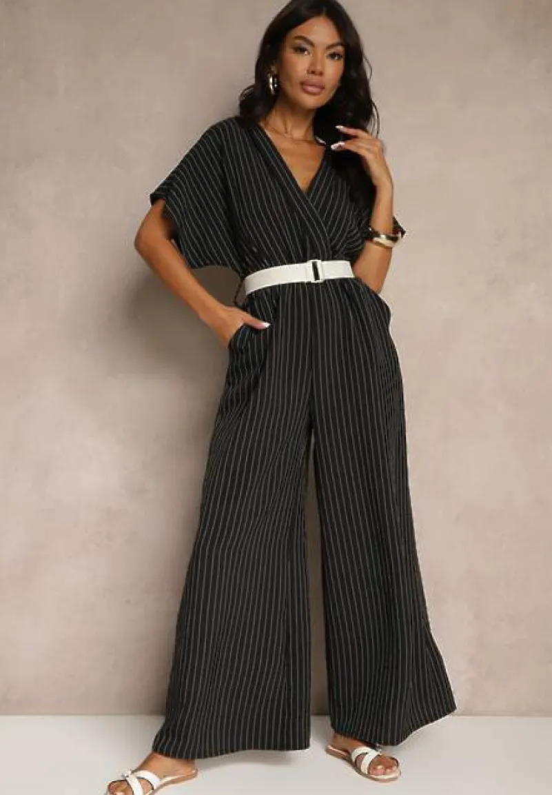 Czarny Kopertowy Kombinezon z Nietoperzowymi Rękawami i Paskiem Tollamira