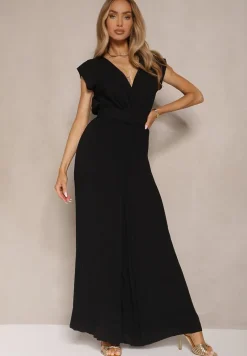 Czarny Kopertowy Kombinezon Wide Leg Zdobiony Plisami i Paskiem z Klamrą Salirella