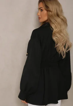 Czarny Płaszcz o Krótkim Fasonie z Paskiem i Elastyczną Talią oraz Bufiastymi Rękawami Pathia