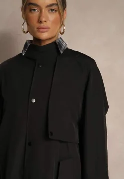 Czarny Płaszcz w Stylu Trencza Vintage z Asymetryczną Zakładką i Paskiem Davivellea