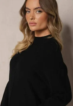 Czarny Prążkowany Sweter z Półgolfem z Rozcięciami po Bokach Rerilla