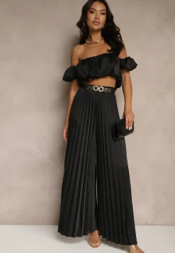 Czarny Satynowy Komplet Bufiasta Bluzka Typu Hiszpanka i Spodnie z Plisami Mevisaura