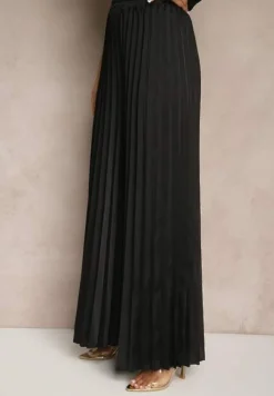 Czarny Satynowy Komplet Bufiasta Bluzka Typu Hiszpanka i Spodnie z Plisami Mevisaura