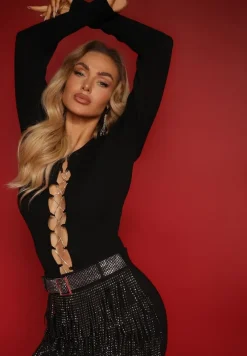 Czarny Sweter z Cienkimi Łańcuszkami i Wycięciem z Przodu Daveah