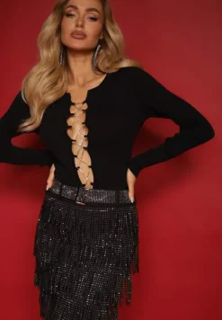 Czarny Sweter z Cienkimi Łańcuszkami i Wycięciem z Przodu Daveah