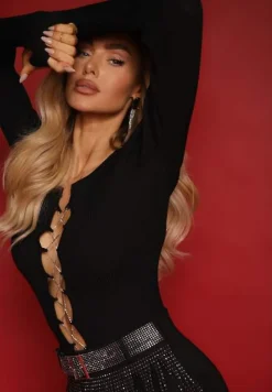 Czarny Sweter z Cienkimi Łańcuszkami i Wycięciem z Przodu Daveah