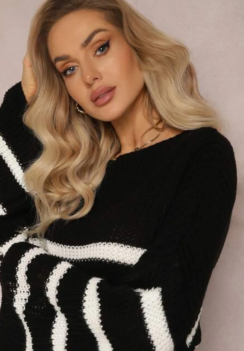 Czarny Sweter z Dzianiny w Paski z Obszernymi Rękawami Gotara