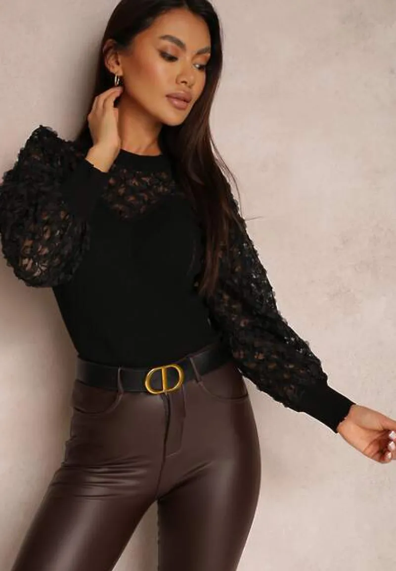 Czarny Sweter z Prążkowanej Dzianiny z Koronką Ule