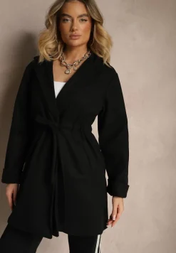 Czarny Szlafrokowy Płaszcz z Wiązanym Paskiem i Ozdobnym Marszczeniem w Pasie Pittia