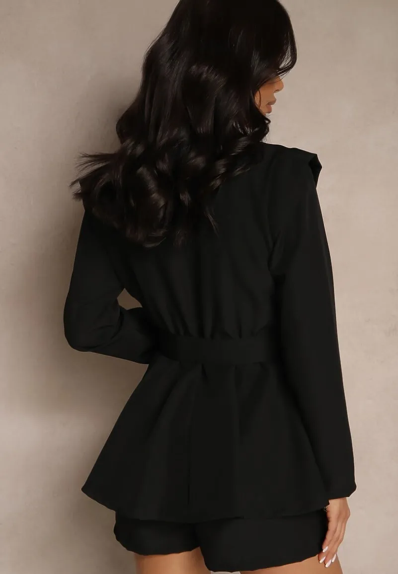 Czarny Taliowany Kombinezon Imitujący Garnitur z Paskiem i Cyrkoniami Milazi