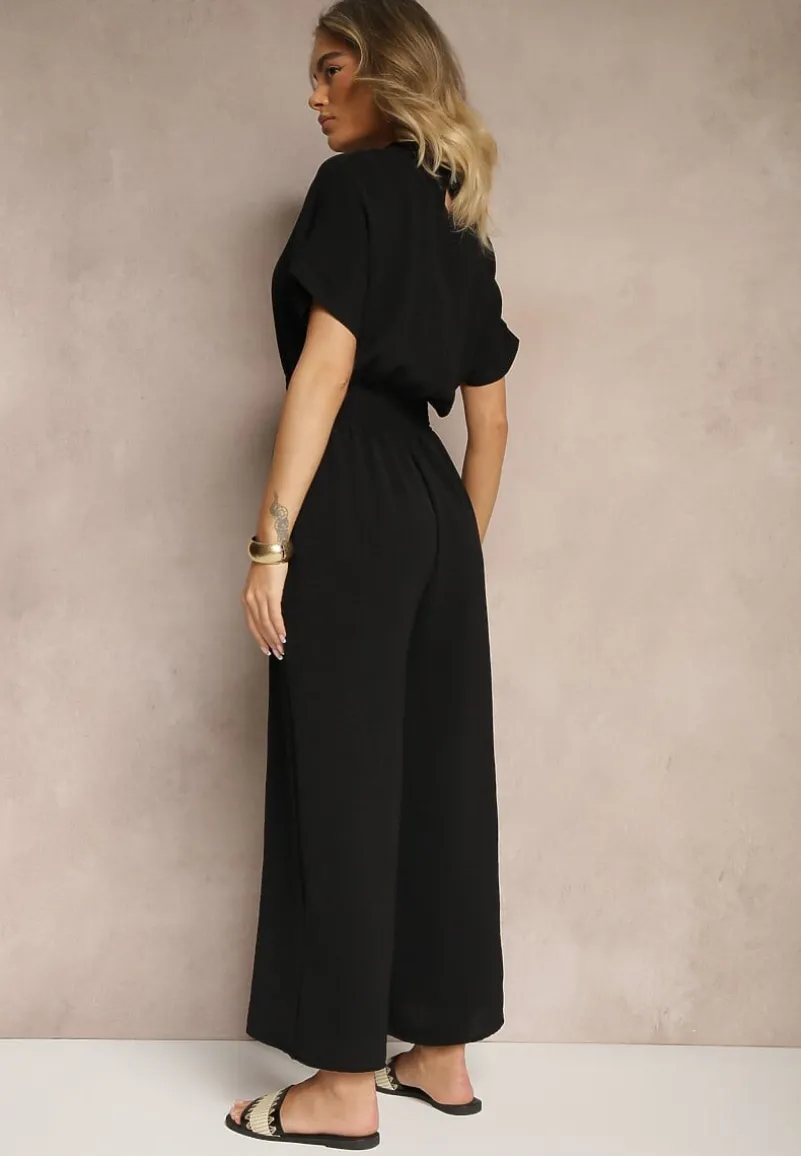 Czarny Wiskozowy Kombinezon z Dekoltem w Serek Zapinany na Guziki Anisora