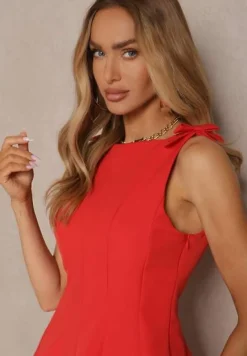 Czerwona Bluzka Bez Rękawów z Ozdobnymi Kokardkami na Ramionach i Baskinką Linirea