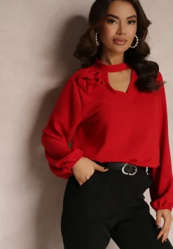 Czerwona Bluzka z Ozdobnym Kwiatem Tolna