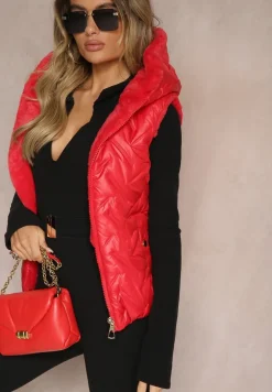 Czerwona Kamizelka Pikowana Wykończona Sztucznym Futerkiem Timaveah