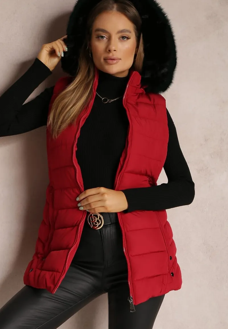 Czerwona Kamizelka Pikowana z Kapturem z Futerkiem Zelija