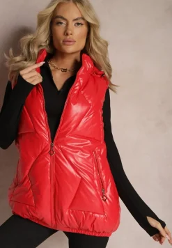 Czerwona Kamizelka z Geometrycznym Pikowaniem i Kapturem Lucide