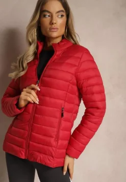 Czerwona Kurtka Ozdobiona Pikowaniem i Kieszeniami na Suwak Mivuria