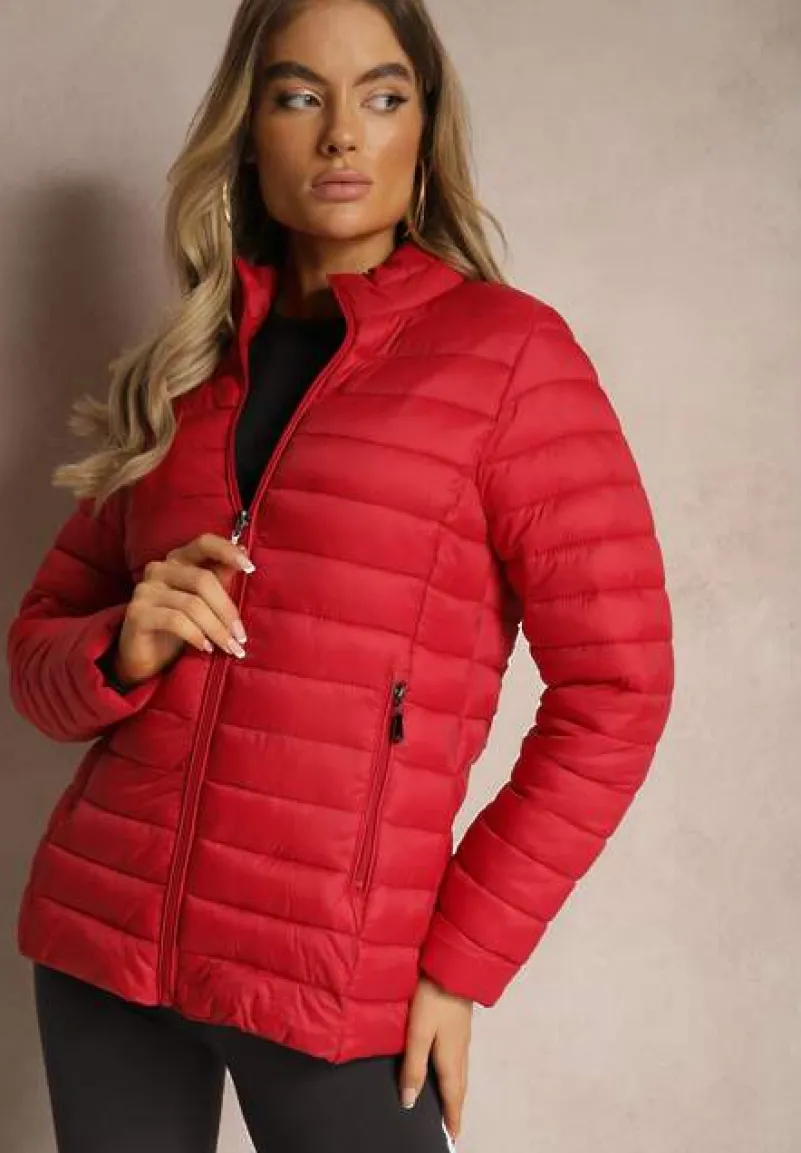 Czerwona Kurtka Ozdobiona Pikowaniem i Kieszeniami na Suwak Mivuria