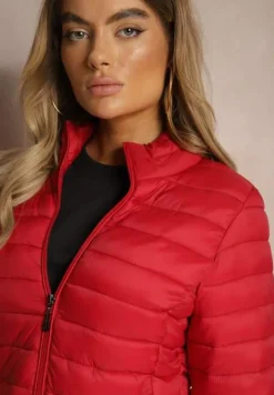 Czerwona Kurtka Ozdobiona Pikowaniem i Kieszeniami na Suwak Mivuria