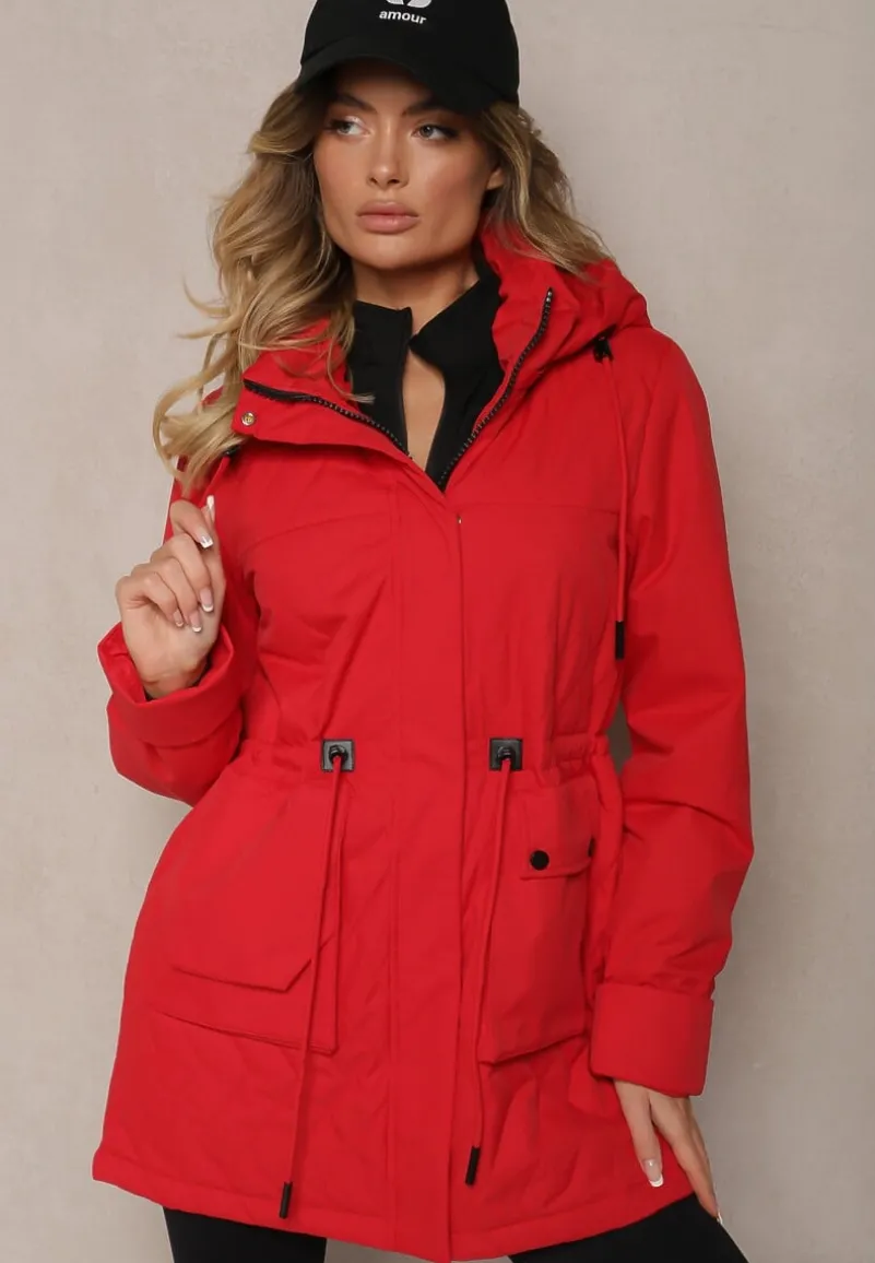 Czerwona Kurtka Pikowana w Stylu Parki ze Ściągaczem w Talii i Odpinanym Kapturem Erivieria