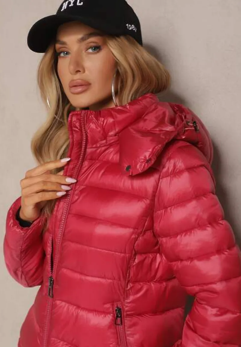 Czerwona Metaliczna Kurtka z Klasycznym Pikowaniem i Odpinanym Kapturem Dairia