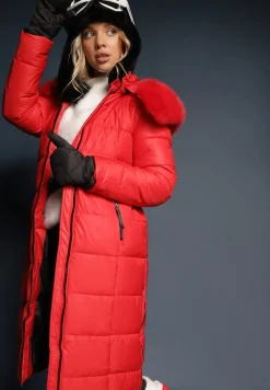 Czerwona Pikowana Kurtka o Długim Kroju z Odpinanym Kołnierzem z Futerka Neathora