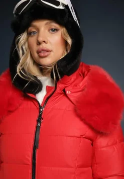 Czerwona Pikowana Kurtka o Długim Kroju z Odpinanym Kołnierzem z Futerka Neathora