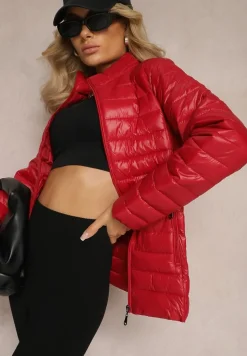 Czerwona Przejściowa Kurtka Pikowana z Zasuwanymi Kieszeniami Asethalia