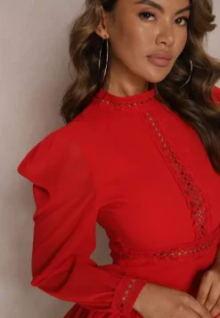 Czerwona Rozkloszowana Sukienka Kombinezon Taliowany z Falbankami i Koronką Pokisa