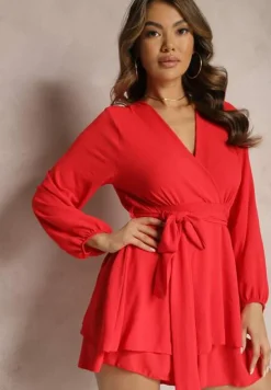 Czerwona Rozkloszowana Sukienka Kombinezon z Kopertowym Dekoltem i Falbanką Vomitta