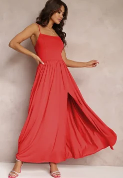 Czerwona Rozkloszowana Sukienka Maxi na Cienkich Ramiączkach z Rozporkiem Weslyn