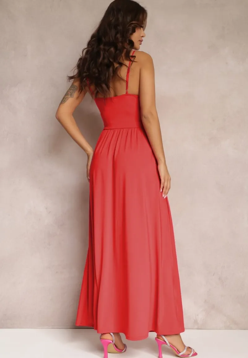 Czerwona Rozkloszowana Sukienka Maxi na Cienkich Ramiączkach z Rozporkiem Weslyn
