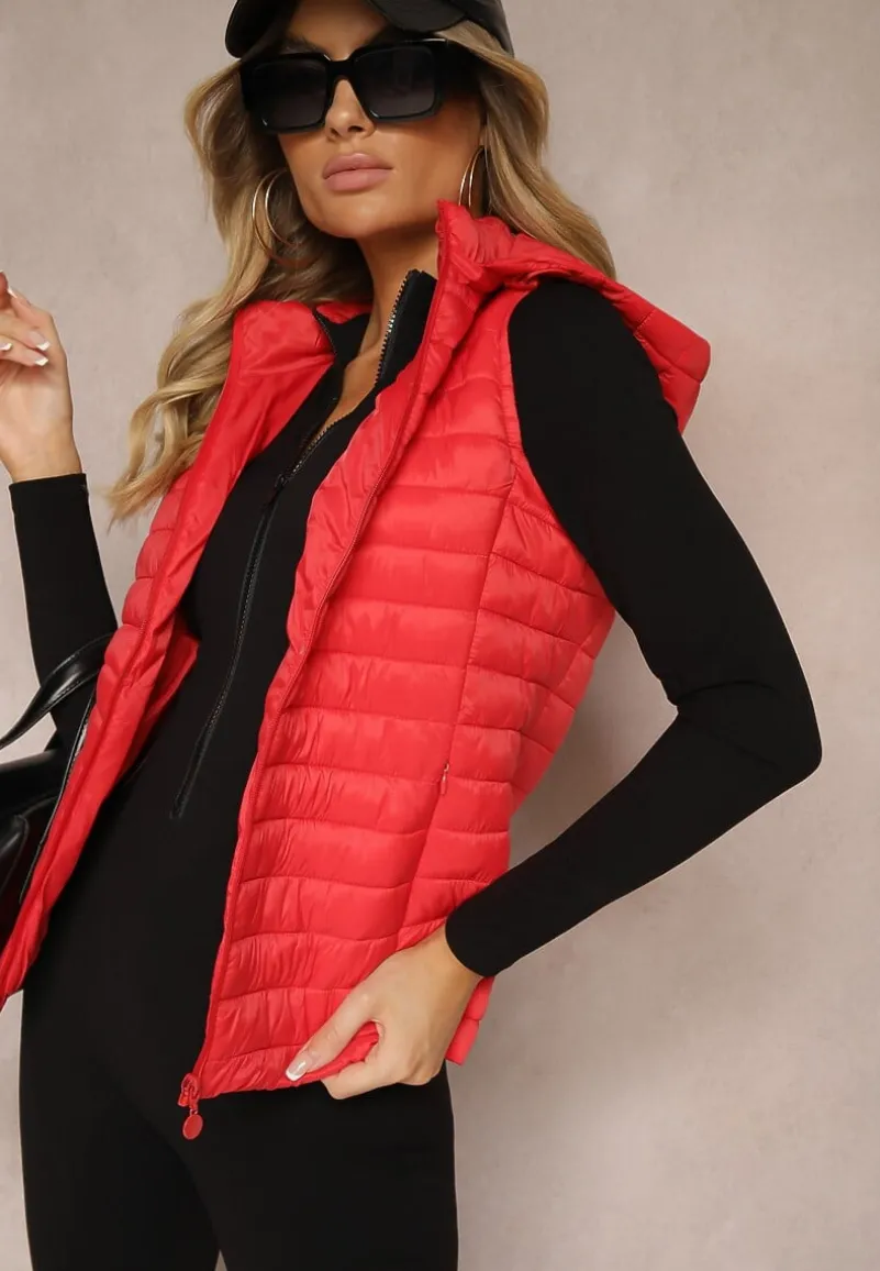 Czerwona Rozpinana Kamizelka Pikowana z Odpinanym Kapturem i Kieszeniami Arkathia