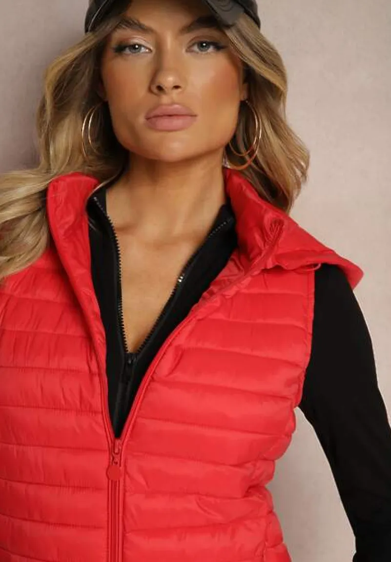 Czerwona Rozpinana Kamizelka Pikowana z Odpinanym Kapturem i Kieszeniami Arkathia
