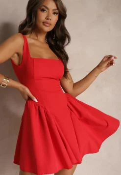 Czerwona Sukienka na Ramiączkach o Rozkloszowanym Kroju Tastorea