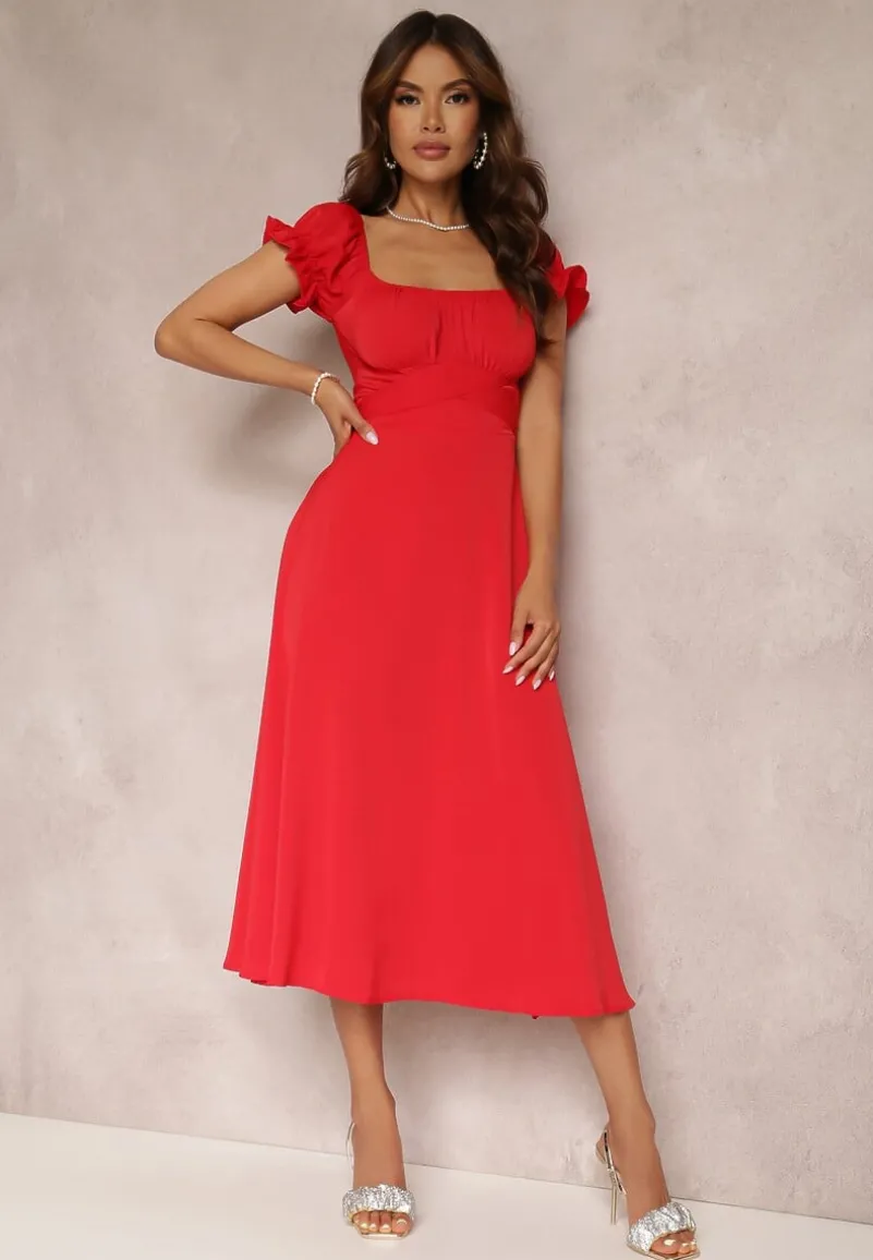 Czerwona Sukienka o Rozkloszowanym Kroju z Wiązaniem Perolis